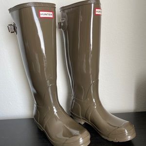 Glossy Swamp Green Adjustable Tall Hunter Boot